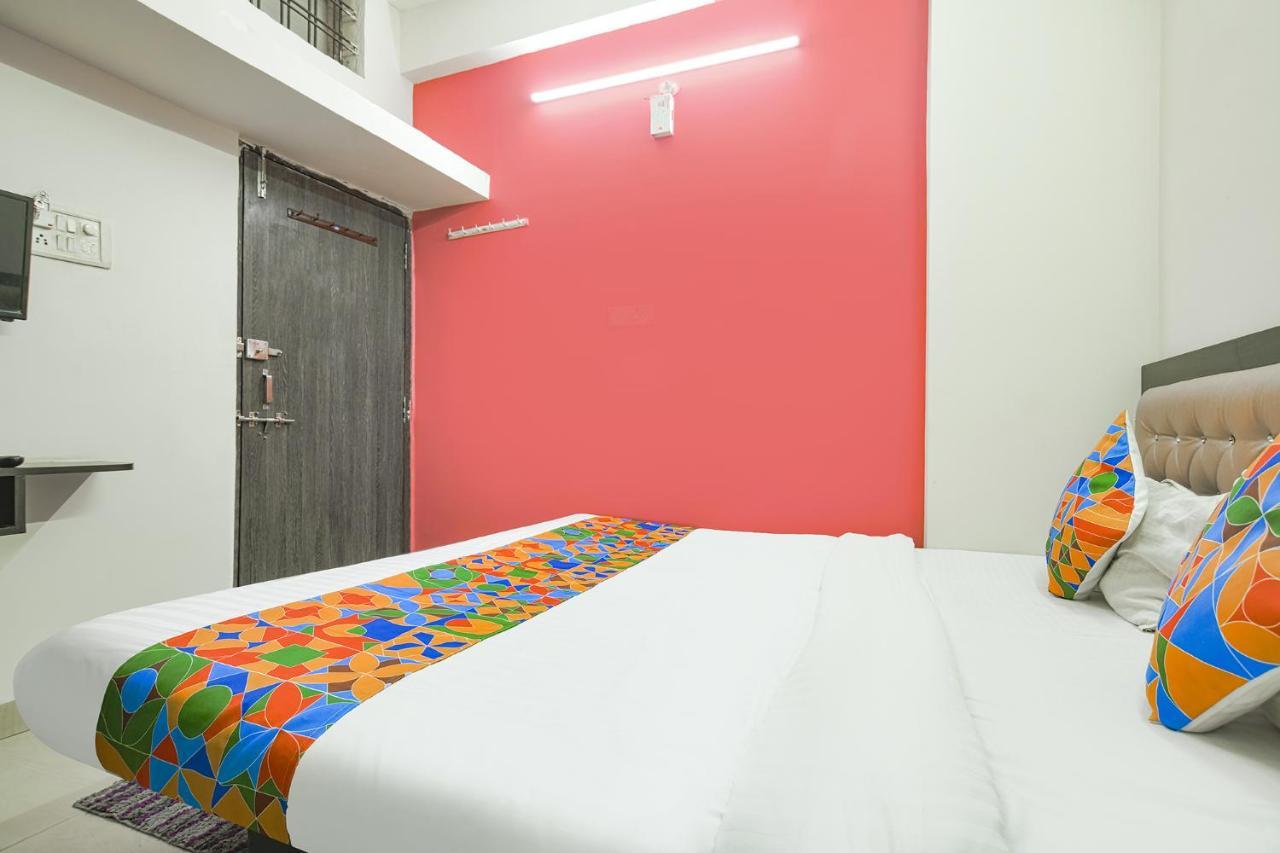 Hotel Fabexpress Royal Palace